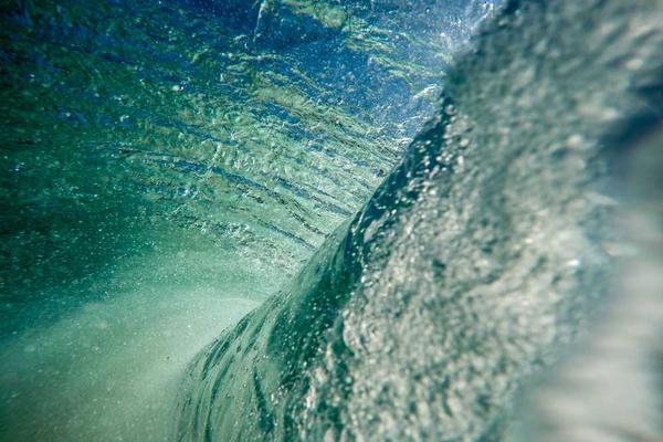 而是通过精准的步法和积极的进攻意图相关的高质量图像