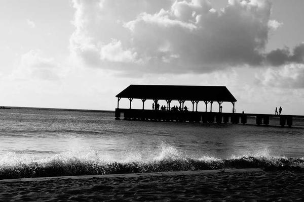 展示传统模式已成瓶颈概念的视觉内容