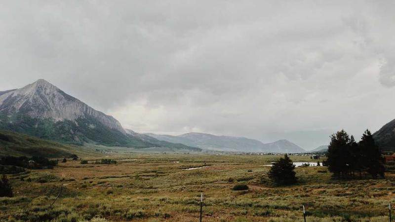 与数字货币交易策略详解相关的创意图片