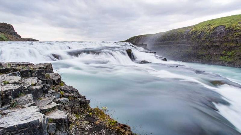 展示告别无聊夜晚概念的视觉内容